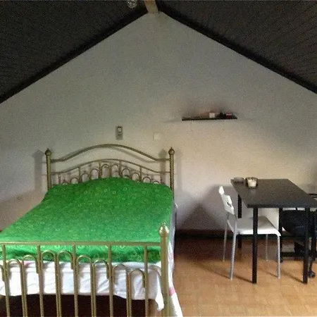 Blue Moon Apartment *